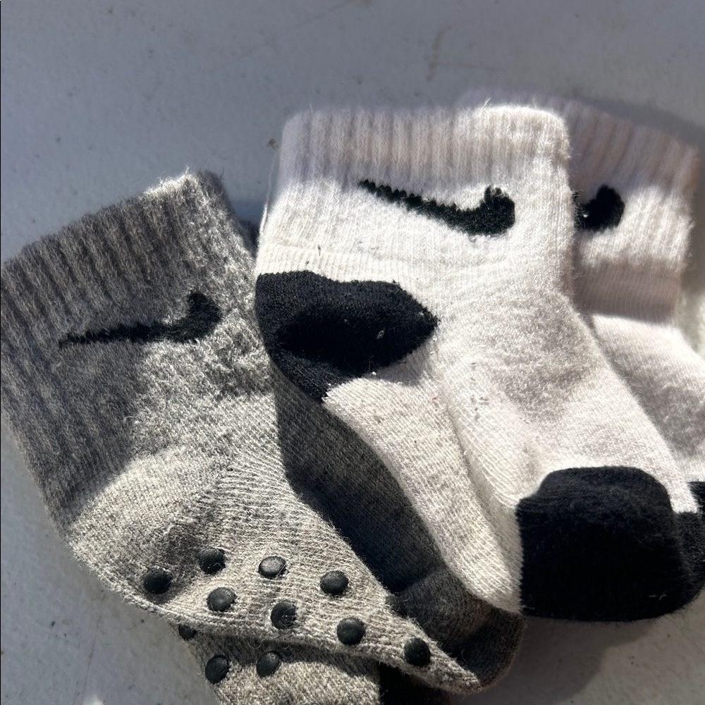 Nike Infant Socks Set - Gray and White